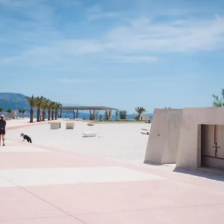 Junia Boutique * スプリト